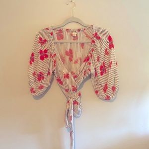 Billabong top in Size small